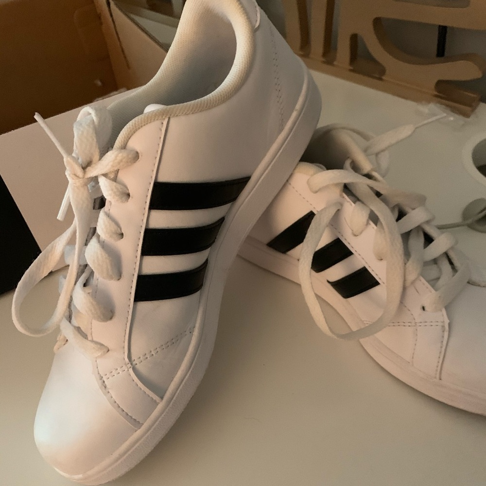 Adidas Grand Court Shoes